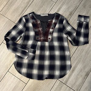 Beautiful Abercrombie and fitch top HARD TO FIND size small